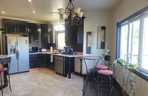 North Frontenac House | Spacious Country Retreat Near K&P Trail* Hot Tub* Water Access & Heated Pool
