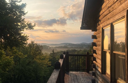 Thompson's Station Cabin | Spacious Cabin with Large Porch and Beautiful Views