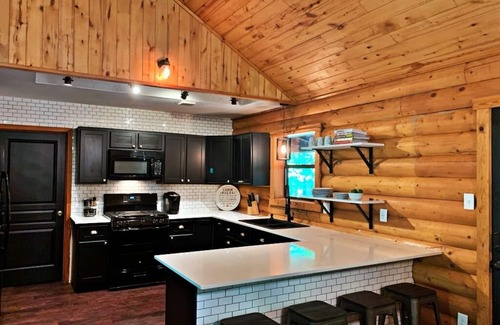 Sulphur House | Spacious cabin in rural area close to Turner Falls and Chickasaw National Park