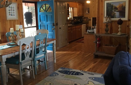 Blairsville Cabin | Spacious cabin located in the Blue Ridge Mountains on the beautiful lake Nottely