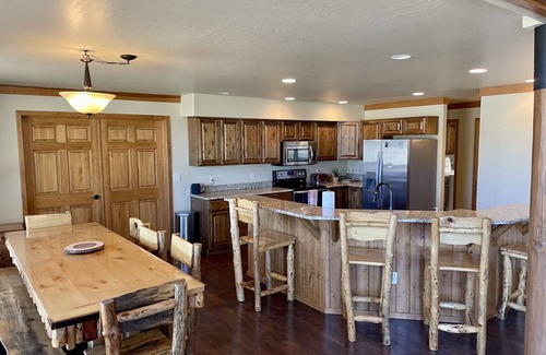 Parks Cabin | Spacious cabin near Flagstaff & Williams w/views of Snowbowl & National Forest