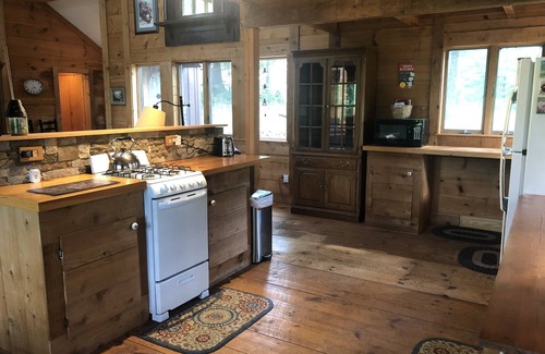 Strasburg Cabin | Spacious Cabin on Cedar Creek, Shenandoah's hidden getaway!