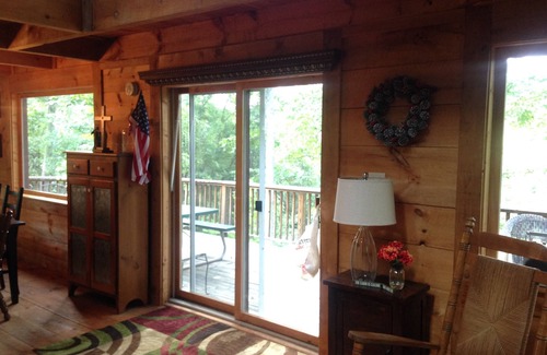 Strasburg Cabin | Spacious Cabin on Cedar Creek, Shenandoah's hidden getaway!
