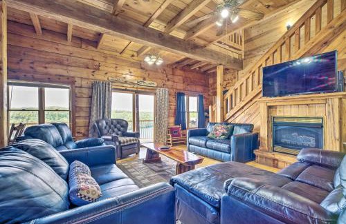 Albany House | Spacious Cabin on Dale Hollow Lake with Hot Tub!