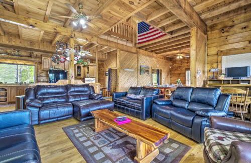 Albany House | Spacious Cabin on Dale Hollow Lake with Hot Tub!