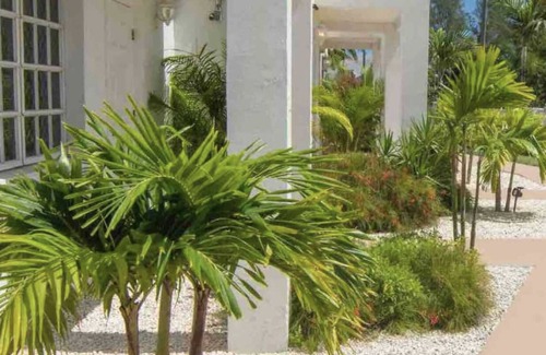 Westward Villas Subdivision Condo | Spacious Cable Beach condo #4 with pool near beach VRBO