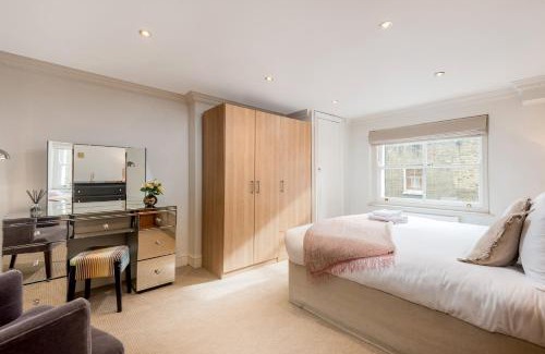 Campden Apartment | Spacious, Calm One Bedroom
