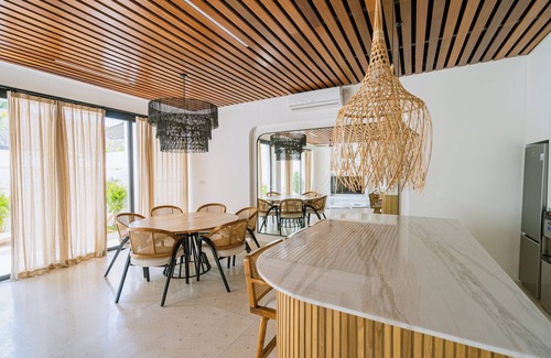 Batu Bolong Villa | Spacious Canggu Villa w/rooftop & private plunge poolnUnity Villa #1