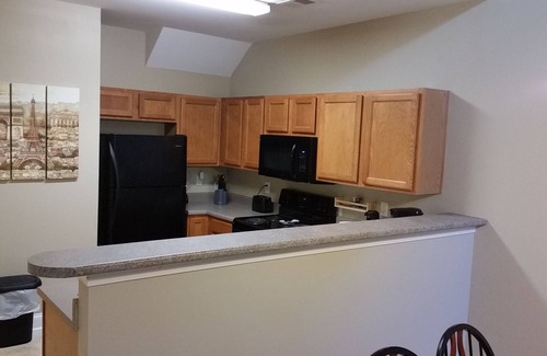 Cartersville House | Spacious Cartersville Condo, 9.6 miles to Lakepoint Sports Complex, Sleeps 8