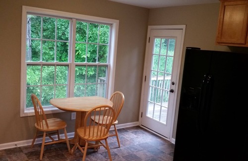 Cartersville House | SPACIOUS Cartersville HOME that SLEEPS UP TO 13 PEOPLE and 12 min. to Lakepoint!