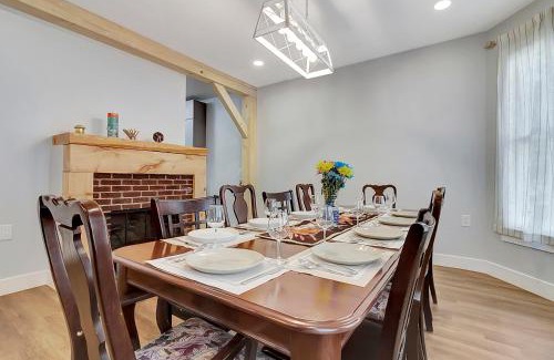 East Haven  Rutland County House | Spacious Central 4BR, Ski & Bike
