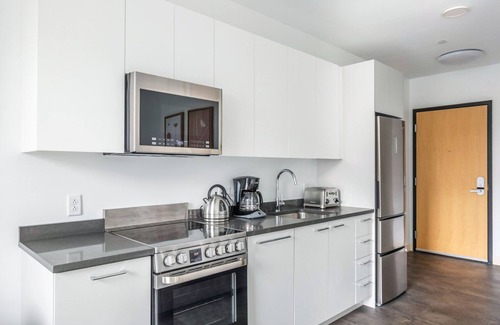 Central Square Apartment | Spacious Central Square Studio w/Doorman, near T Stop, by Blueground