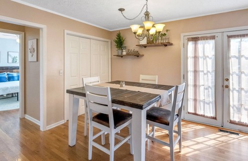 Columbia House | Spacious, Centrally Located Southern Charmer!