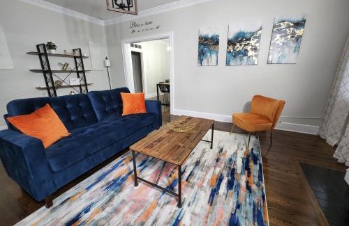 Montgomery House | Spacious Centrally Located 3 Bed 2 Bath - Sleeps 8