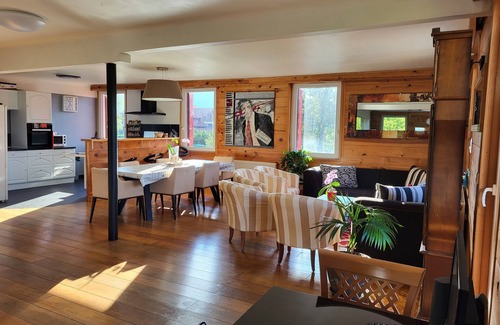 Mont-Saxonnex Apartment | spacious chalet style apartment in Savoyard village 1000 meters Mont Saxonnex