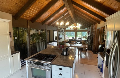 Parkland County Ski Chalet | Spacious Chalet with BRAND NEW hot tub 5 mins from beach -sleeps 14