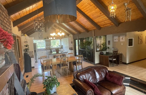 Parkland County Ski Chalet | Spacious Chalet with BRAND NEW hot tub 5 mins from beach -sleeps 14