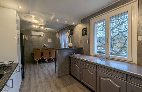 Ramonchamp Cottage | Spacious chalet with sauna, spa, and foosball, near ski resorts
