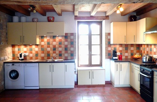 Vares Cottage | Spacious Character Cottage with Pool Set In Delightful Countryside