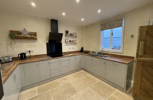 Monmouth House | Spacious character holiday cottage property near town Centre