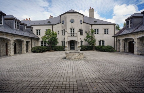 Charleston House | Spacious Charleston Estate with stunning views and all the amenities!