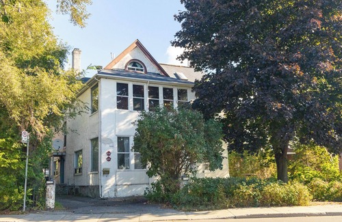 LaSalle House | Spacious Charming Waterfront 7 Bedrooms Home In Montreal