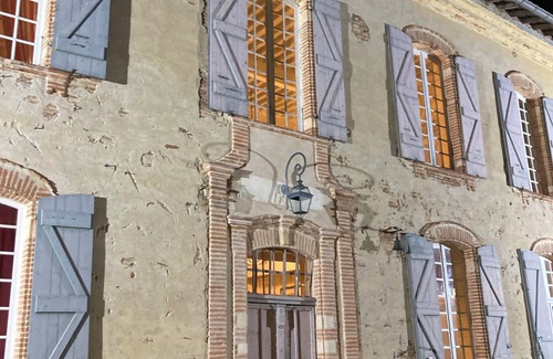 Issus House | Spacious chateau in fabulous Issus with swimming pool and tennis, WiFi