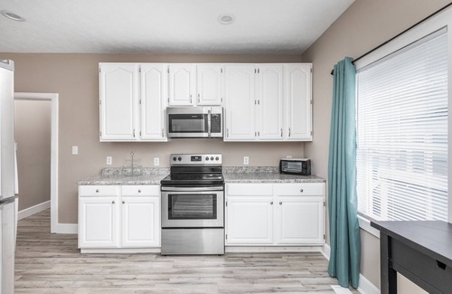 Near Eastside House | Spacious & Cheery -Family Friendly - 5min to downtown