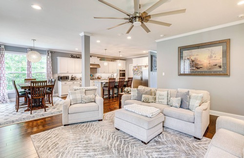 Chester House | Spacious Chester Home Near Pocahontas State Park!