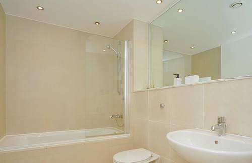 Castlefield Apartment | Spacious City Centre Apartment
