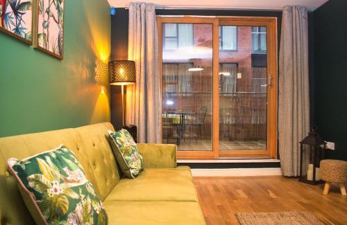 Manchester City Centre Apartment | Spacious City Centre Apt - Free Parking - AO Arena