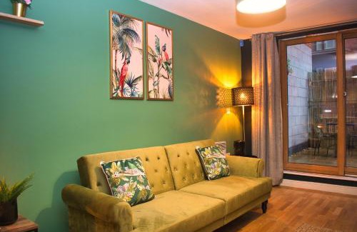 Manchester City Centre Apartment | Spacious City Centre Apt - Free Parking - AO Arena