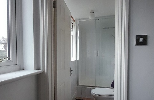 Herne Hill Apartment | Spacious City Hide-Away - Sleeps 6 - Ideal for getting around Central London.