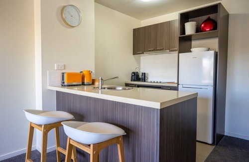 Carlton South Apartment | Spacious City Stay Near Lygon Street Dining