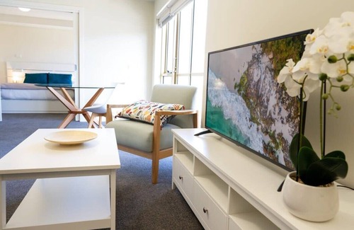 Carlton South Apartment | Spacious City Stay Near Lygon Street Dining