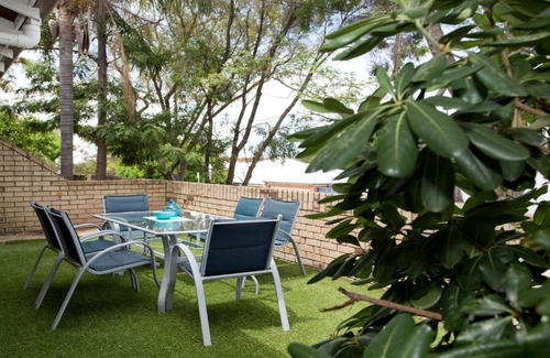 Victoria Park Villa | Spacious City Townhouse close to Burswood