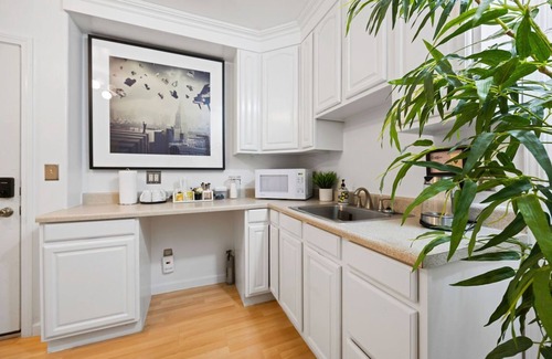 Sunnyside House | Spacious & Clean 2 Master Bedrooms+ 2 Bathrooms in San Francisco. Free Parking