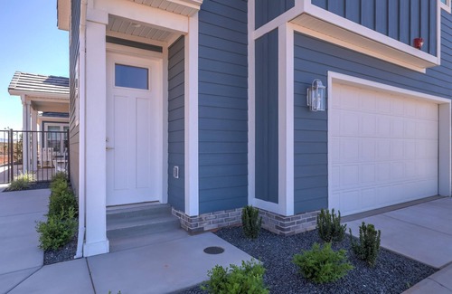St. George Cottage | Spacious | Clean | Get-a-way for two! | Sky