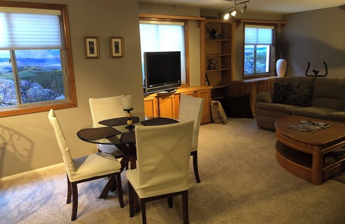 North Central Westminster House | Spacious, clean, safe, downstairs of townhome.