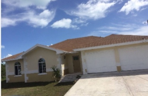 Long Island House | Spacious, Clean, Sunny, New constrution
