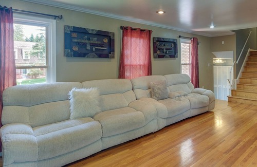 Clinton House | Spacious Clinton Home w/ Patio: 12 Mi to Capitol!