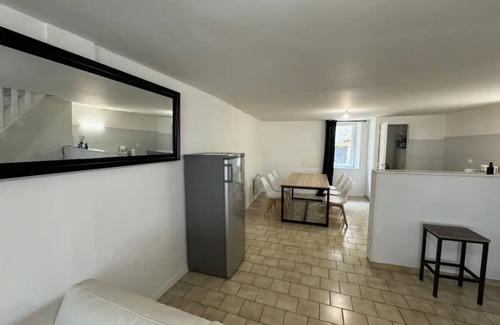 Migne-Auxances Apartment | Spacious & close to Futuroscope