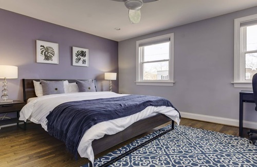 Potomac West House | Spacious Colonial House in Alexandria | CozySuites