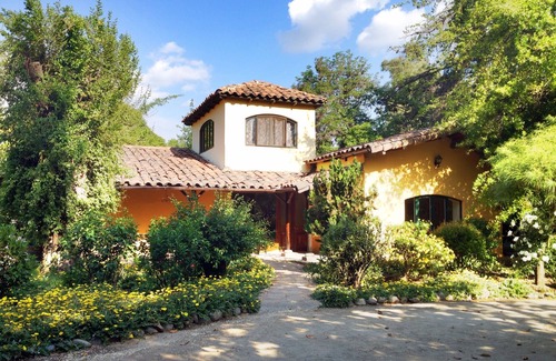 Pirque House | Spacious Colonial Villa near Concha y Toro