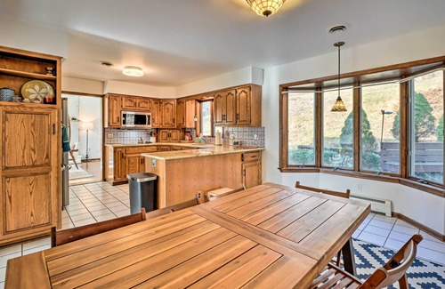 Columbia House | Spacious Columbia Home ~ 9 Mi to Water Gap!