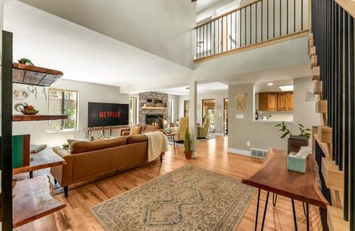 Monument House | Spacious Comfort in Scenic Monument