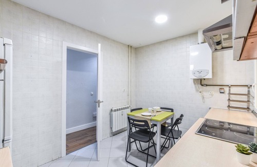 Jeronimos Apartment | Spacious Comfort in the Heart of Madrid