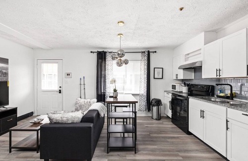 Mapleton/Fall Creek Condo | Spacious Comfort Steps from Dining & Museums