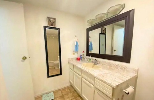 Clearbrook Apartment | Spacious Comfortable Apartment by Airport 10 minutes