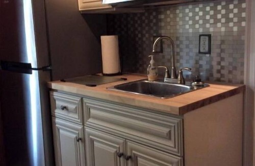 Delmont House | Spacious Comfortable Home to Work, Play or Relax